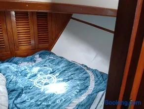 Deluxe romantic boat - Image 5