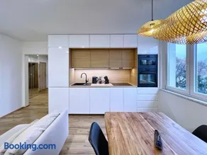 Jana's WOW apt, 3 room, free parking, 15'Airpt, 25'City - Image 2