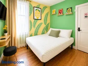 Lemon Vibes room in Guesthouse - Image 2