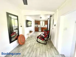 Private and Comfy Cabin near to MIA airport - Image 2