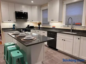 Your Boston Retreat - Great porches - 2/BR sleep 6 - Image 2