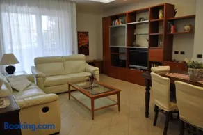 Sand 228 Home - Image 3
