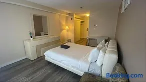 Beverly Hills Apart with En-Suite Bath c12 - Image 2