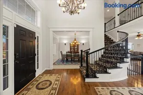 Stunning private villa pond theater - Image 3