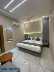 Hotel Signature in - Image 5