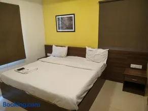 Kadavil Suites Rooms and Apartments Edappally - Image 3