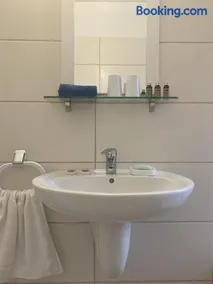 VILA CARPATINA Bed&Breakfast - Image 3