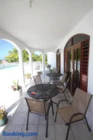 Sea View Chateau - Image 4