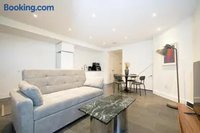 Newly Renovated 2BR w Backyard - Image 2