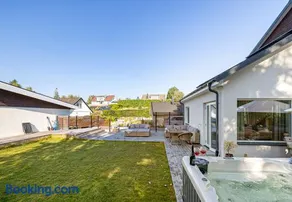 Modern villa with Jacuzzi - Image 1