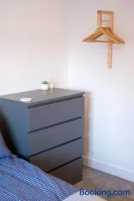 Modern Central Apartment Huntly - Image 5