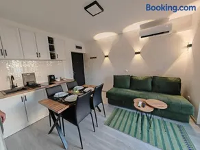 Apartman Holiday 1 - Srebrno jezero - Image 2