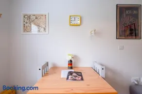 Galway - 1 Bed Guest Flat - Image 5