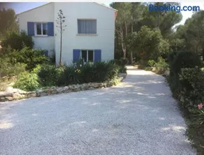 Villa provençale avec piscine ,Grand jardin d'un hectare, Proche du Castellet, du Circuit Paul Ricard et des plages de Bandol - Image 3