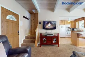 Dancing Bear Chalet - Image 4