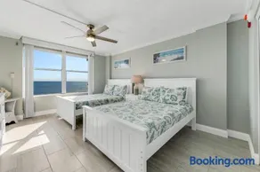 New listing! Direct oceanfront condo with private balcony overlooking the pool and beach - Image 5