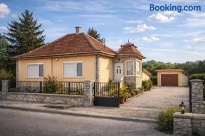 Törpi Apartman - Image 1