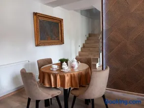 Vila Rosa - Image 1