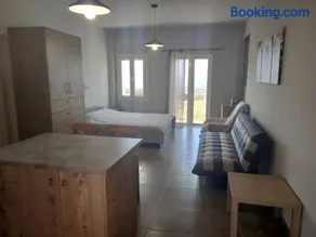 Cozy secluded studio with panoramic view - Image 1