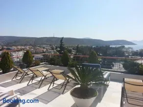 Varkiza Seaside Penthouse with Private Roof Deck - Image 2