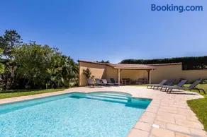 HACIENDA KEYWEEK Large Family Villa with Pool Garden Sauna in Anglet - Image 3