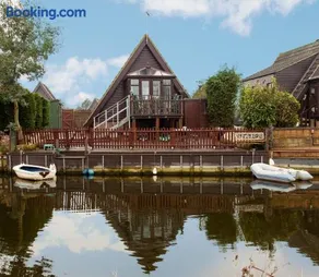 Isleham River Lodge - Image 2