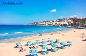 Seafront Apart Sun Terrace, Loungers & Panoramic Ocean views - Image 4