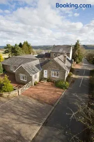 Stable Cottage - Image 2