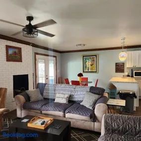 Lake Malone ky Lake shore home right on water with private boat dock, A Shore Thing - Image 2