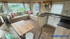 6 Berth Caravan with garden - Brightholme Holiday Park - Image 2