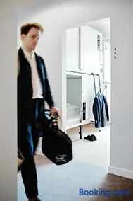 Hotel Capsule Inn - Image 1