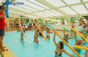 Camping avec terrasse et piscine - Image 3