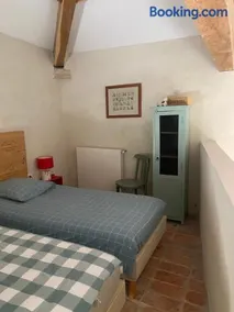 DOMAINE de MAS CARON Gîte 4* au pied du Ventoux en Provence - Image 1