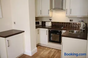 Mostyn Villa 2 Free Private Parking - Image 4