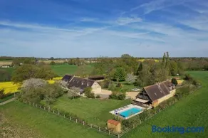 Villa Haut Briauche 61 - Piscine chauffee - Beach Volley - 2h Paris - 45p - Image 1
