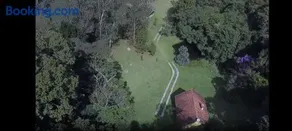 Chalé Portal Lazer Um refúgio cercado pelo verde com hidromassagem lareira lagos privacidade e conforto em meio à natureza - Image 4