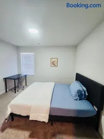 Luxury Living! Peaceful,Comfort and Spacious - Image 2