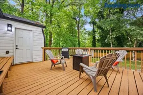 Spacious 5BR Yard Access Grant Park - Image 3
