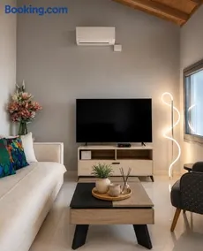 Villa Harmonia II-Seafront Retreat - Image 5