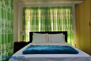 Parkview One - Stylish 4BR Family Retreat - Image 1