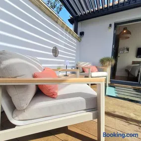 THE ANNEX, Lostwithiel Double Bed, Private Parking, Quiet Location - Image 5
