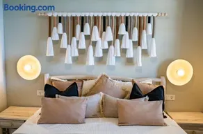 Le Grand Bleu Studios & Apartments - Image 2