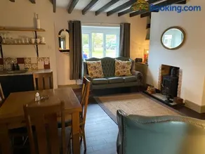 Two Bedroom Country Cottage in County Durham with Village Pub and Free Parking For Holidays and Work Stays - Image 4