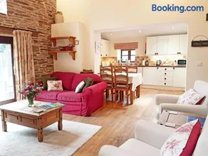 River Cottage@Cwm Mill - Riverside Family Holidays in the Black Mountains - Image 3