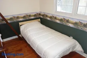 Mountain home in Newland - Image 3