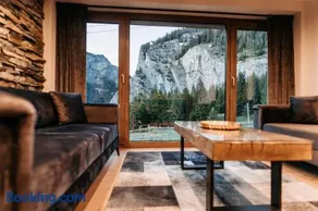 Grand Chalet Lacu Rosu - Image 1