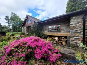 Loch Lomond shore Boat House - Image 3