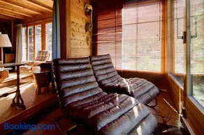 Wunderschönes Familienchalet für 10 Personen im Herzen von Nax - Image 2