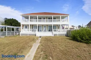 Water Front Delight On The Bay Home - Image 1