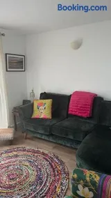 Garden Lodge Flat - Image 2